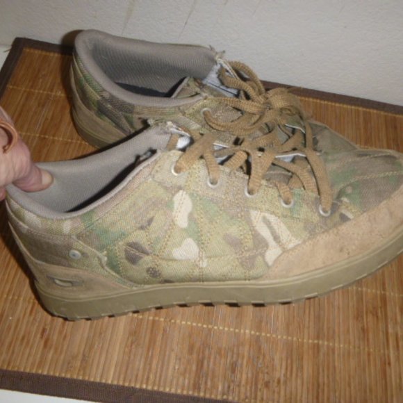RARE OAKLEY  CAMO    CANVAS    SHOES Men\'s Size 12 main image 10